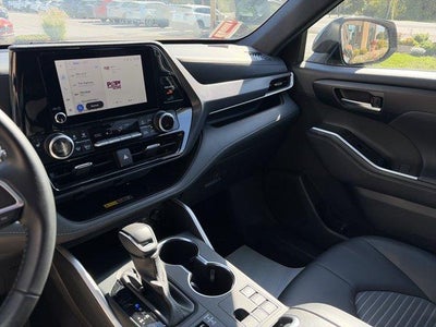 2025 Toyota Highlander XSE AWD (Natl)
