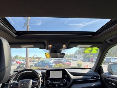 2025 Toyota Highlander XSE AWD (Natl)