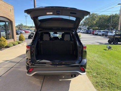 2025 Toyota Highlander XSE AWD (Natl)