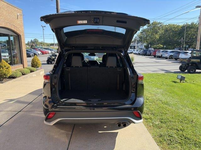 2025 Toyota Highlander XSE AWD (Natl)