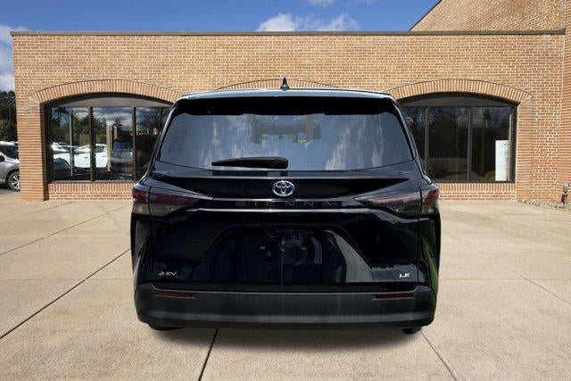 2025 Toyota Sienna LE FWD 8-Passenger (Natl)