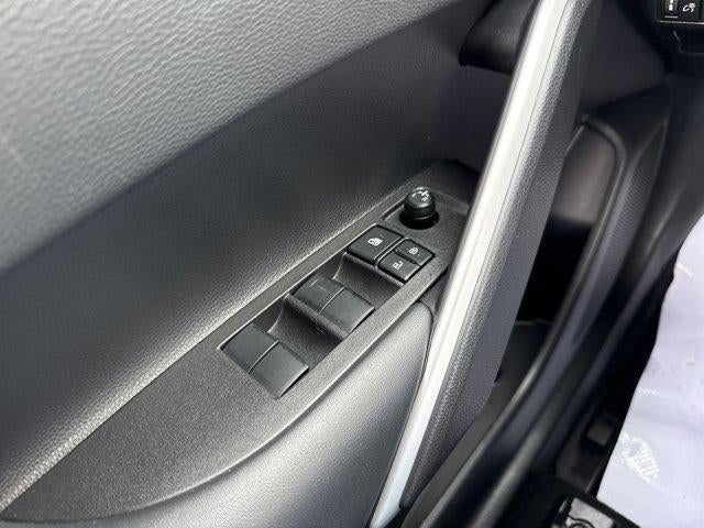 2025 Toyota Corolla Cross XLE 4WD (Natl)