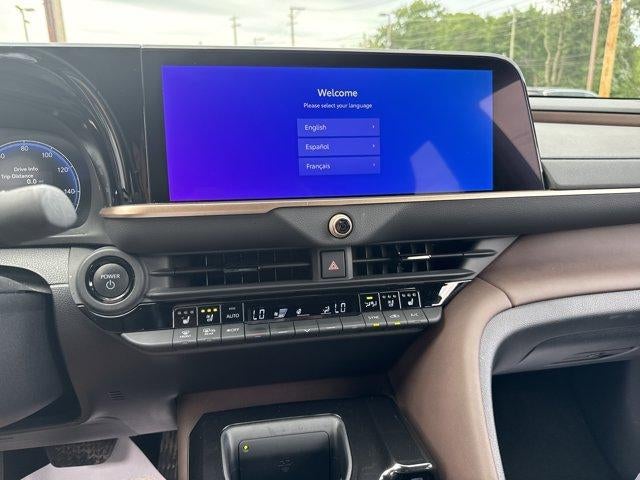 2024 Toyota Crown Limited AWD (Natl)