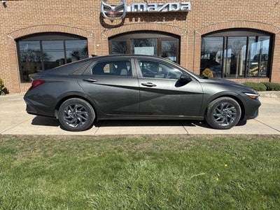 2024 Hyundai ELANTRA SEL IVT