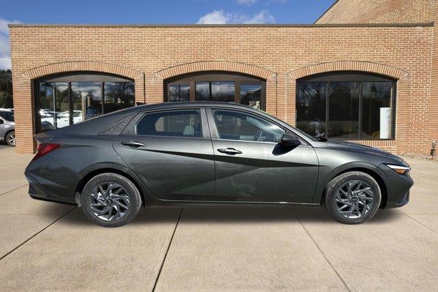 2024 Hyundai ELANTRA SEL IVT