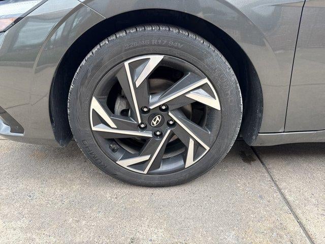 2024 Hyundai ELANTRA Limited IVT