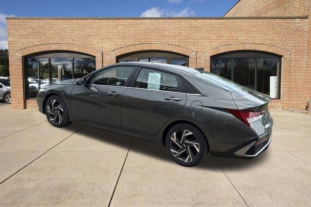 2024 Hyundai ELANTRA Limited IVT