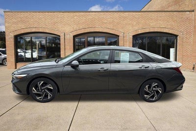 2024 Hyundai ELANTRA Limited IVT