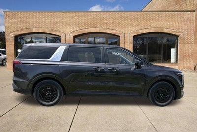 2025 Kia Carnival LXS FWD