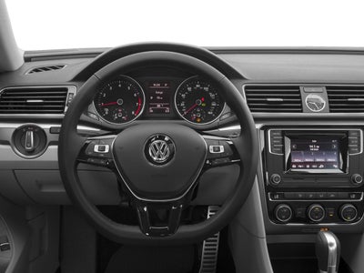 2017 Volkswagen Passat R-Line w/Comfort Pkg Auto