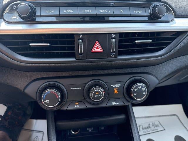 2024 Kia Forte LXS IVT