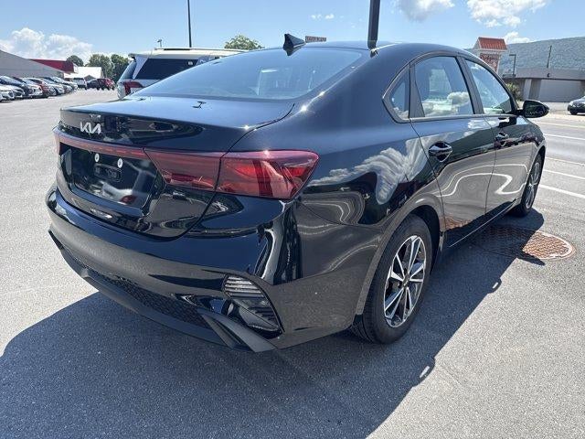 2024 Kia Forte LXS IVT