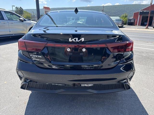 2024 Kia Forte LXS IVT