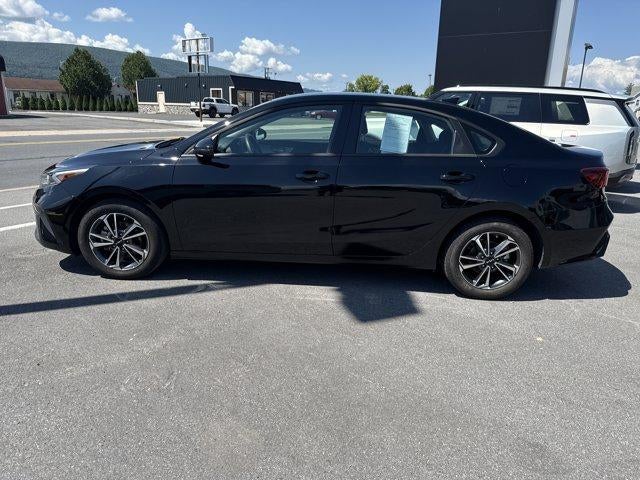 2024 Kia Forte LXS IVT