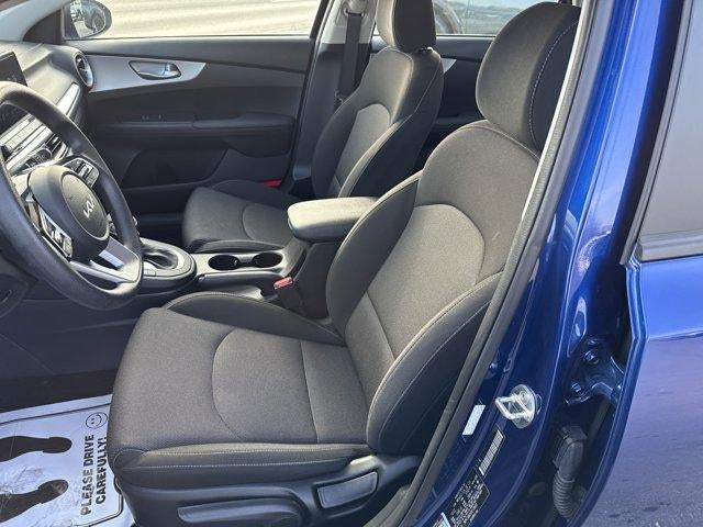 2023 Kia Forte LXS IVT