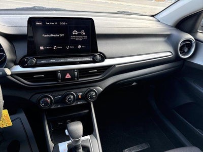 2023 Kia Forte LXS IVT