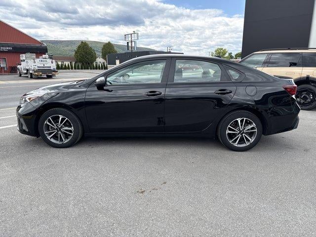 2023 Kia Forte LXS IVT