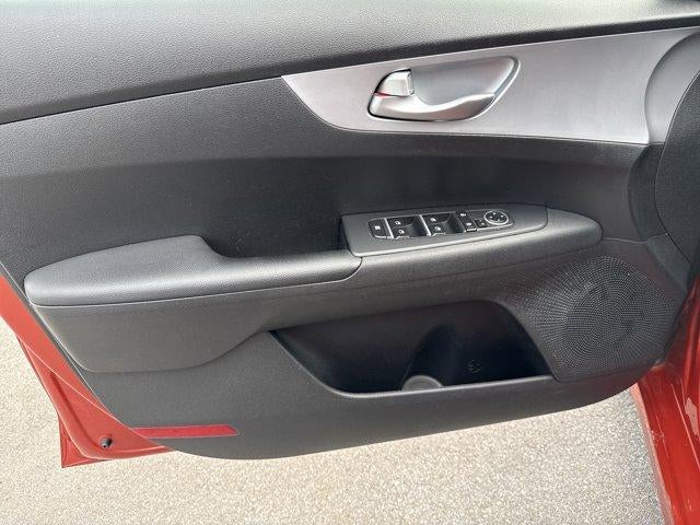 2023 Kia Forte LXS IVT