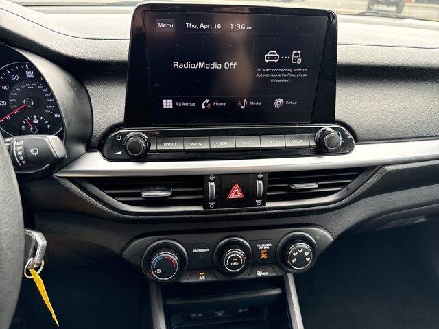 2023 Kia Forte LXS IVT