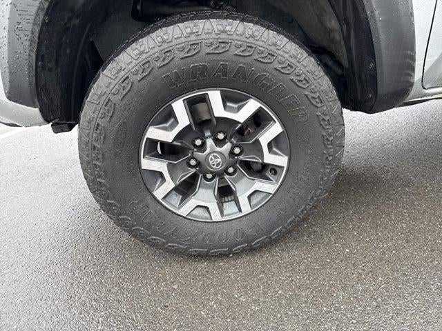 2022 Toyota Tacoma 4WD 4WD SR Double Cab 5' Bed V6 AT (GS)