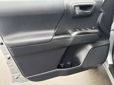 2022 Toyota Tacoma 4WD 4WD SR Double Cab 5' Bed V6 AT (GS)