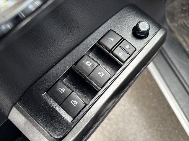 2022 Toyota Tacoma 4WD 4WD SR Double Cab 5' Bed V6 AT (GS)