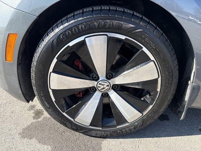 2012 Volkswagen Beetle 2dr Cpe DSG 2.0T Turbo