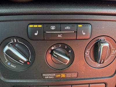 2012 Volkswagen Beetle 2dr Cpe DSG 2.0T Turbo