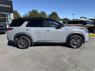 2024 Nissan Pathfinder SL 4WD