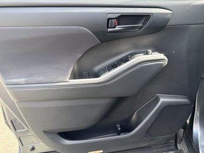 2022 Toyota Highlander L FWD (Natl)
