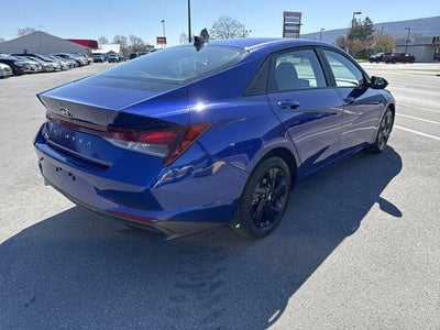 2023 Hyundai ELANTRA SEL IVT