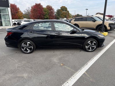2023 Hyundai ELANTRA SEL IVT