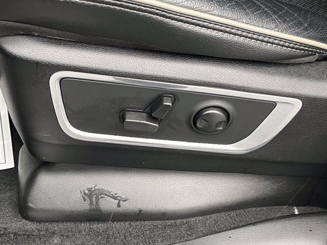 2022 RAM 1500 Laramie 4x4 Crew Cab 5'7" Box