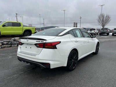 2022 Nissan Altima 2.5 SR Sedan