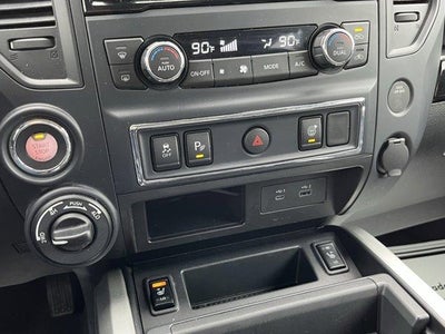 2024 Nissan Titan 4x4 Crew Cab SV