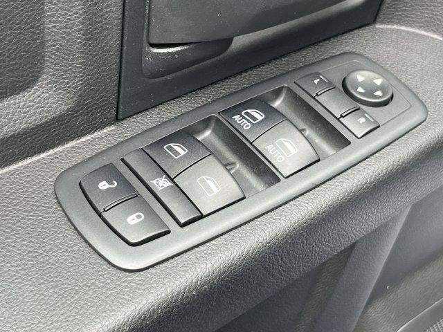 2017 RAM 2500 Tradesman 4x4 Crew Cab 6'4" Box