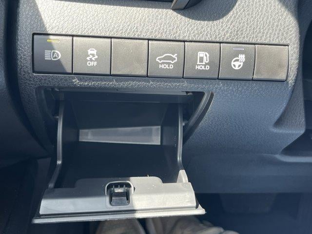 2023 Toyota Camry LE Auto (SE)