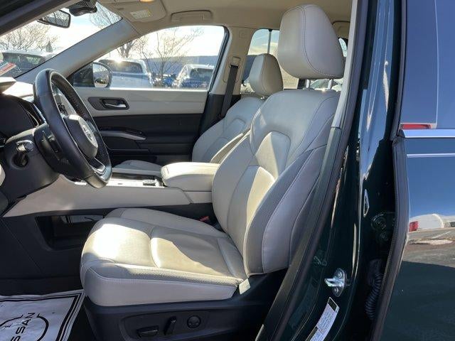 2023 Nissan Pathfinder SL 4WD