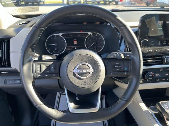 2023 Nissan Pathfinder SL 4WD