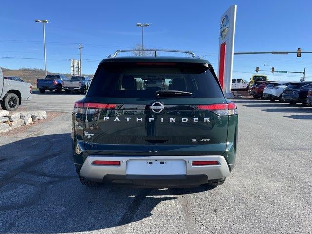 2023 Nissan Pathfinder SL 4WD