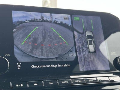 2023 Nissan Pathfinder SL 4WD