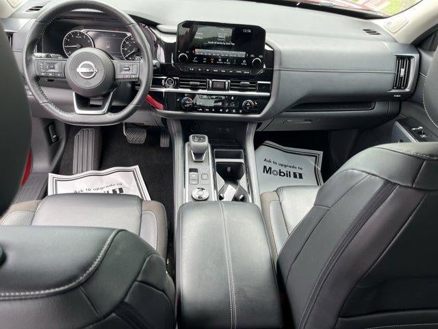 2023 Nissan Pathfinder SL 4WD