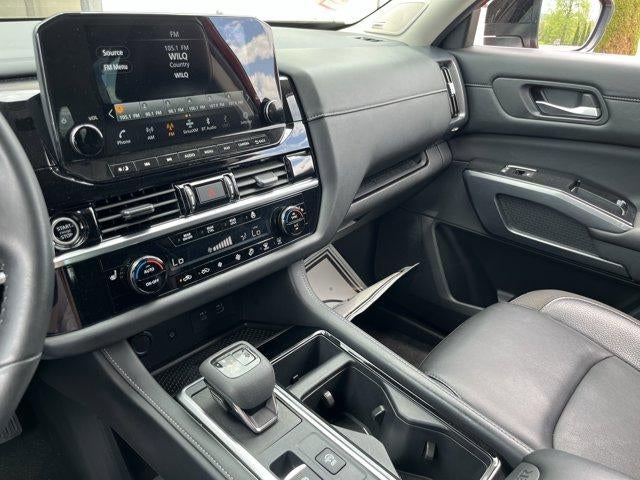 2023 Nissan Pathfinder SL 4WD
