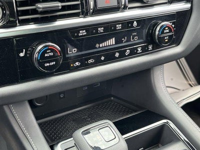 2023 Nissan Pathfinder SL 4WD