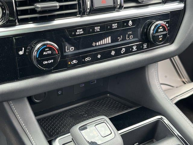 2023 Nissan Pathfinder SL 4WD