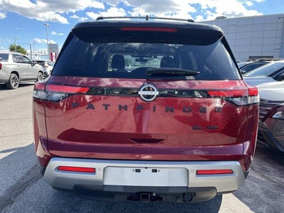 2024 Nissan Pathfinder SL 4WD