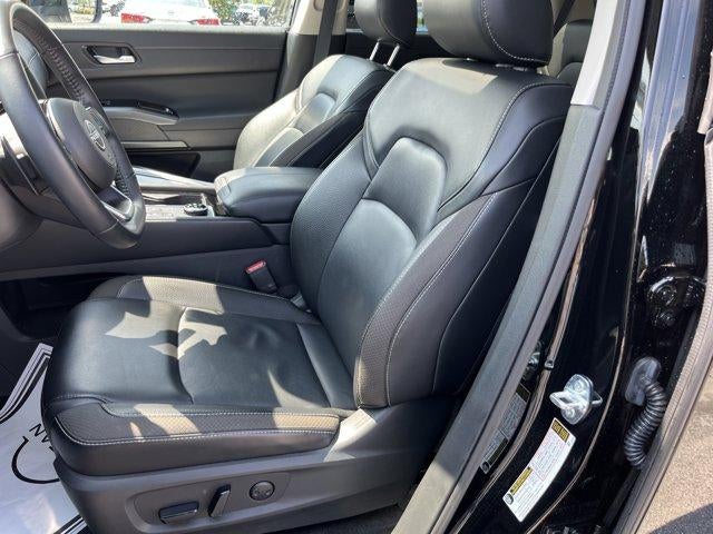 2024 Nissan Pathfinder SL 4WD
