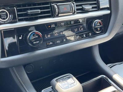 2024 Nissan Pathfinder SL 4WD