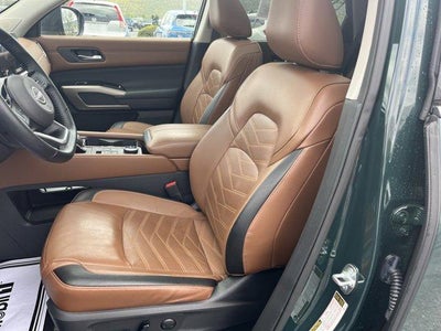 2023 Nissan Pathfinder Platinum 4WD