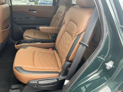 2023 Nissan Pathfinder Platinum 4WD